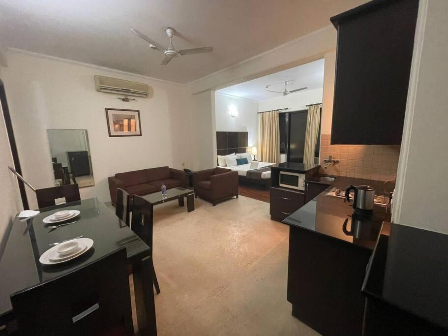 Park Serviced Apartments - Cyber City Gurgaon Bagian luar foto