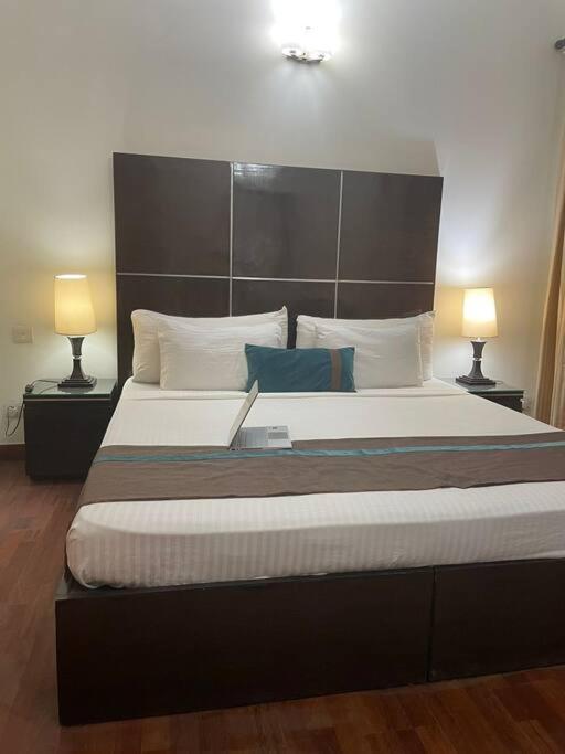 Park Serviced Apartments - Cyber City Gurgaon Bagian luar foto